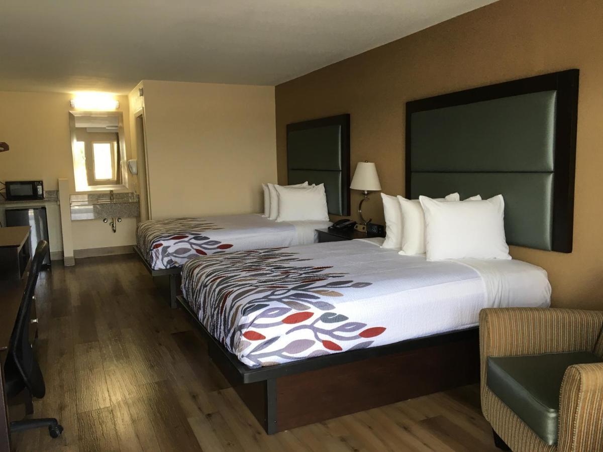 Red Roof Inn Staunton Kültér fotó